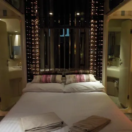 Yacht Libertin Botel *
