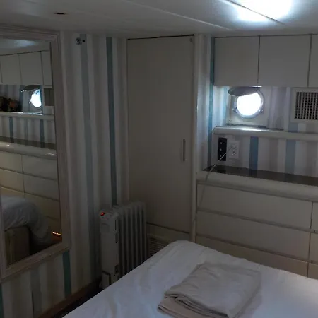 Yacht Libertin Botel