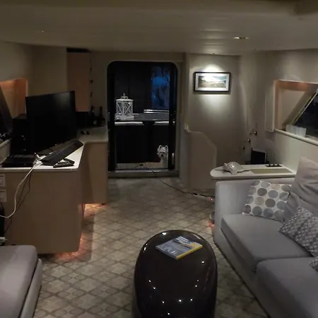 Yacht Libertin Botel
